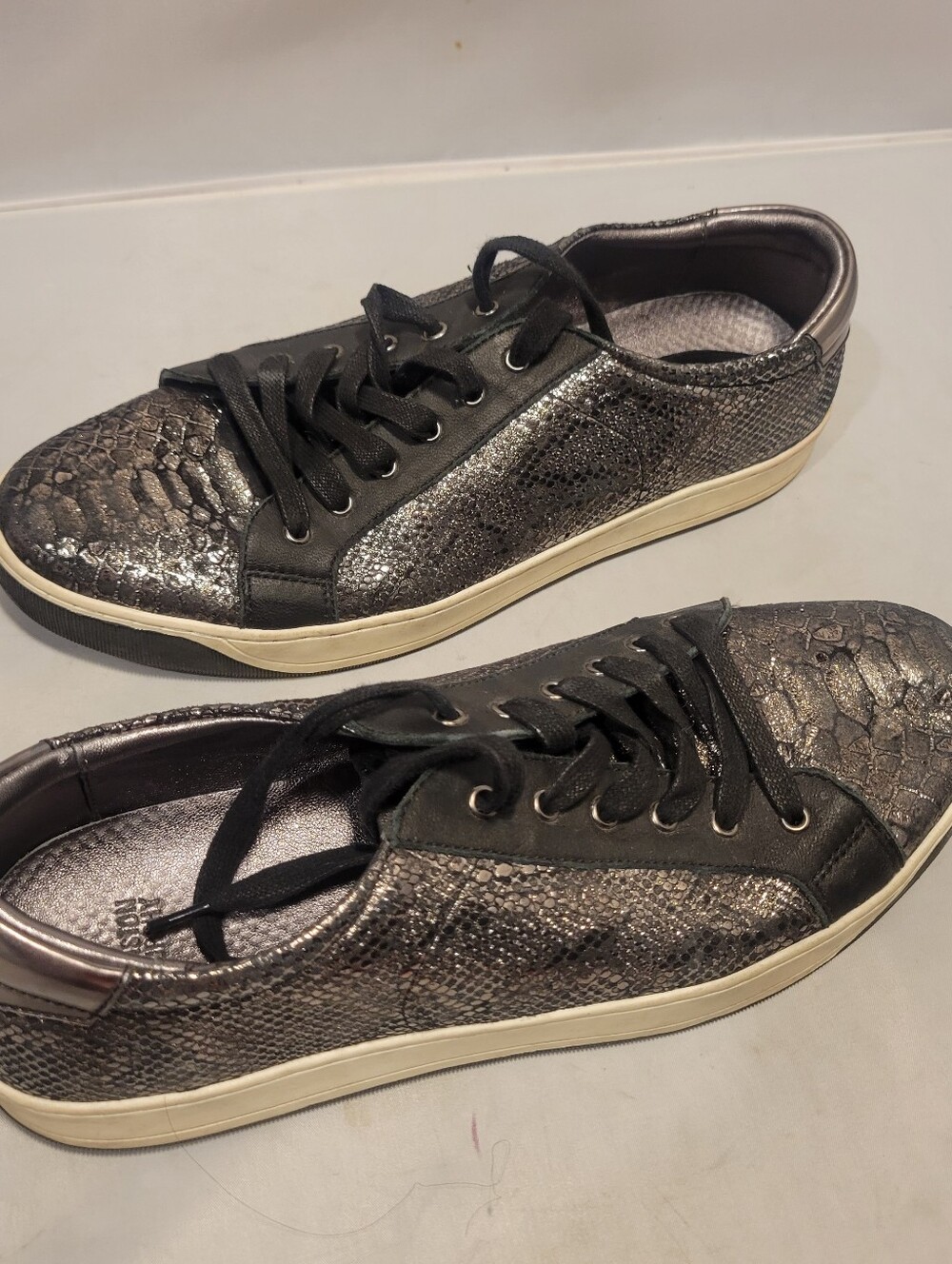 Johnston & Murphy Black Snack Skin Shoes Womens Sneakers Size 10M